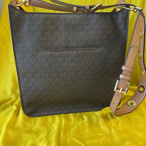 Michael Kors - Picture 4 of 4